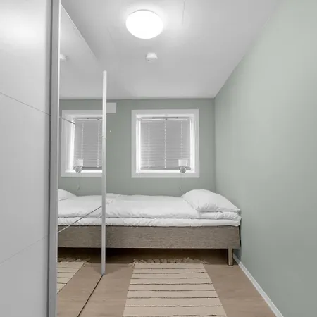 アパート Two Bedroom Close To The *